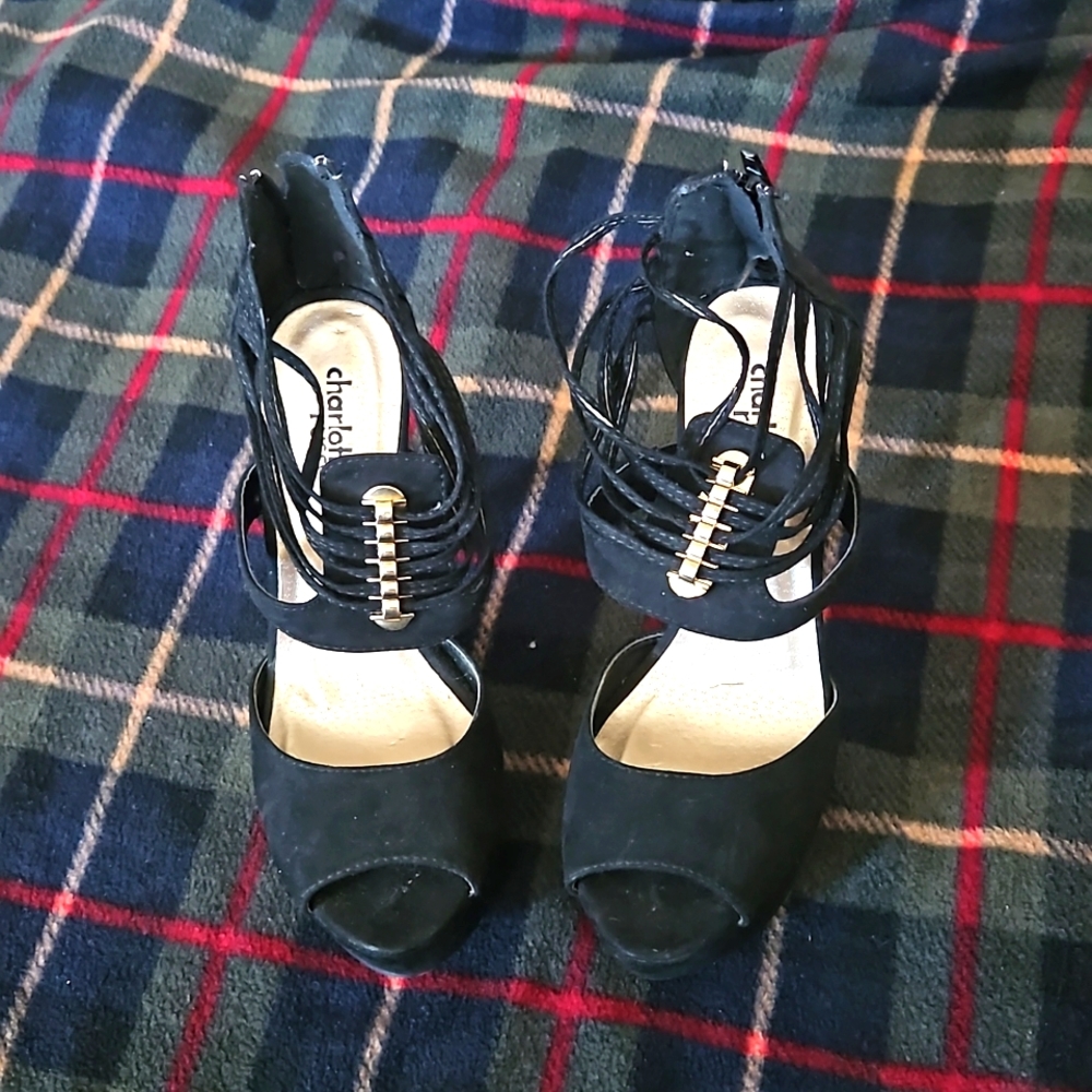 Size 6 Charlotte Russe Black Peep Toe High Heel‎ Ready for a night on the town!!